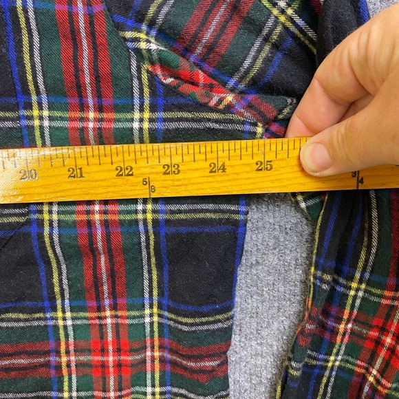 LL Bean Mens Plaid Flannel Shirt Size L-Reg Red Slightly Fitted Cotton - Picture 4 of 8